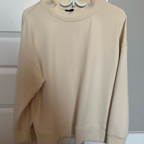 Chic hoodie - Picture 4 of 4